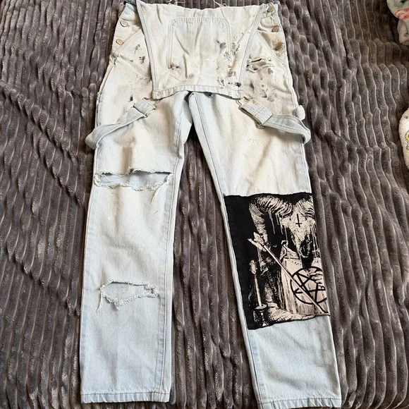 Men's Slim Straight Jeans with Artistic Patch